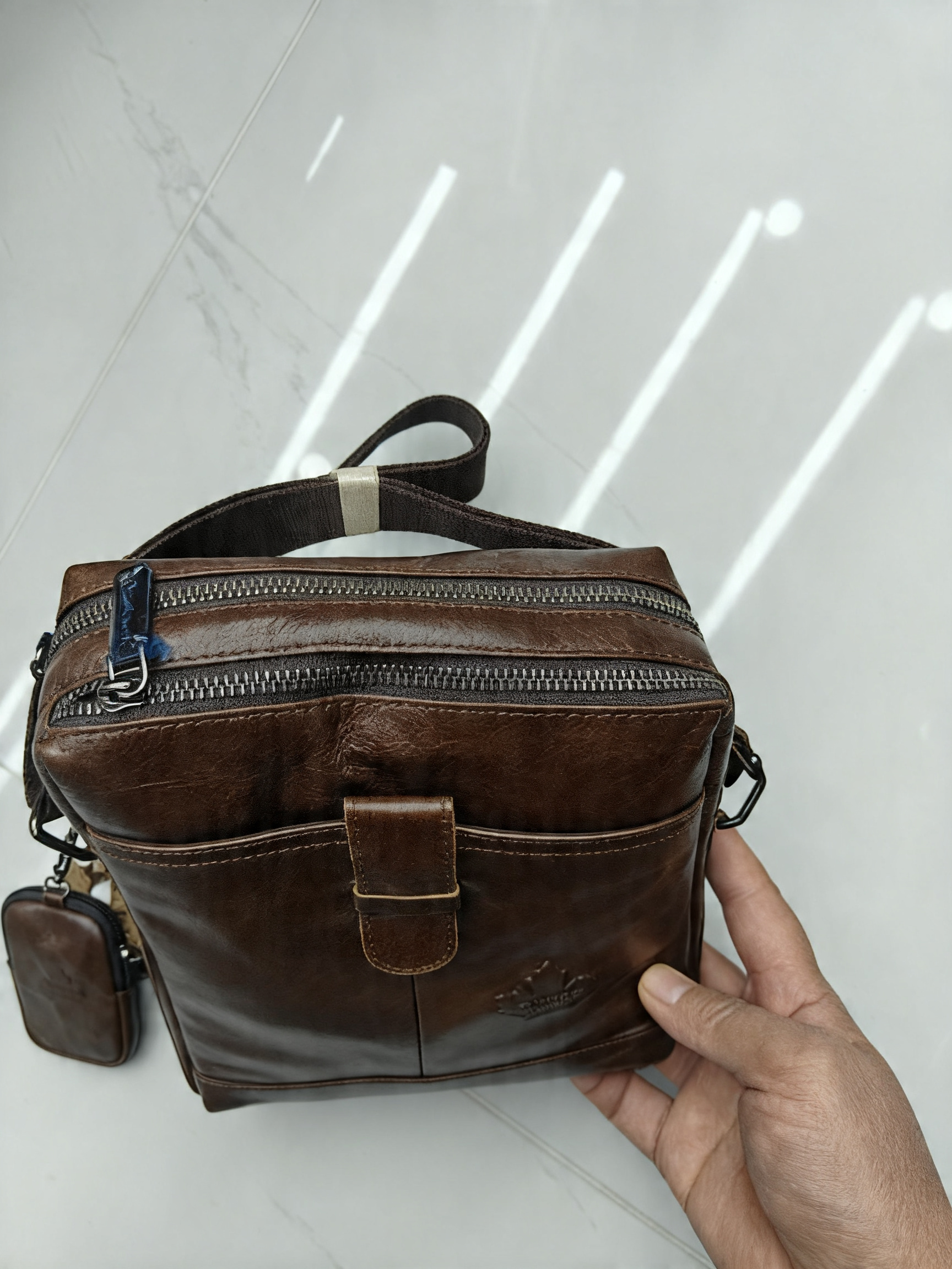 真皮男士单肩包 商务休闲款 头层牛皮详情图2