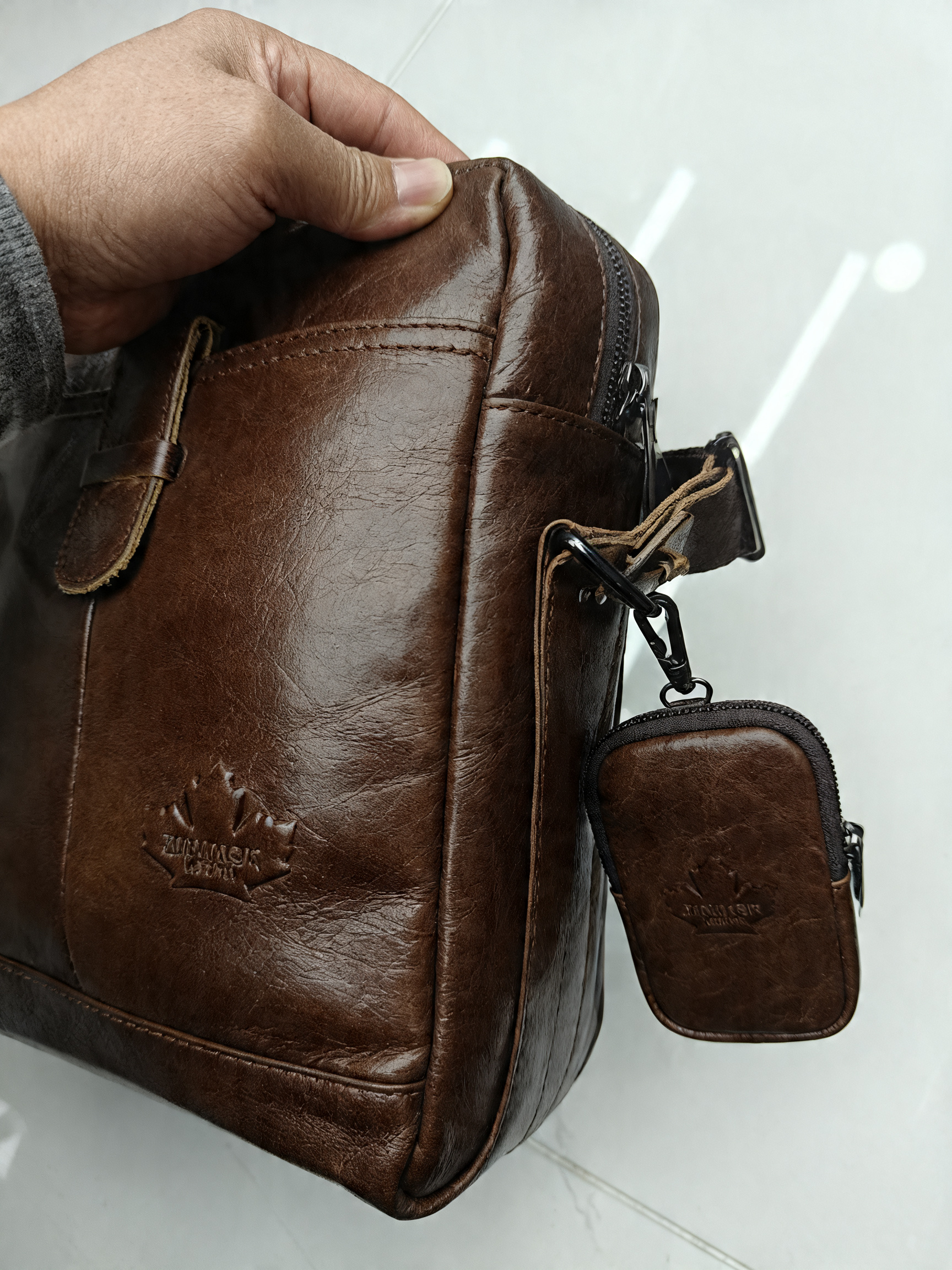 真皮男士单肩包 商务休闲款 头层牛皮详情图1