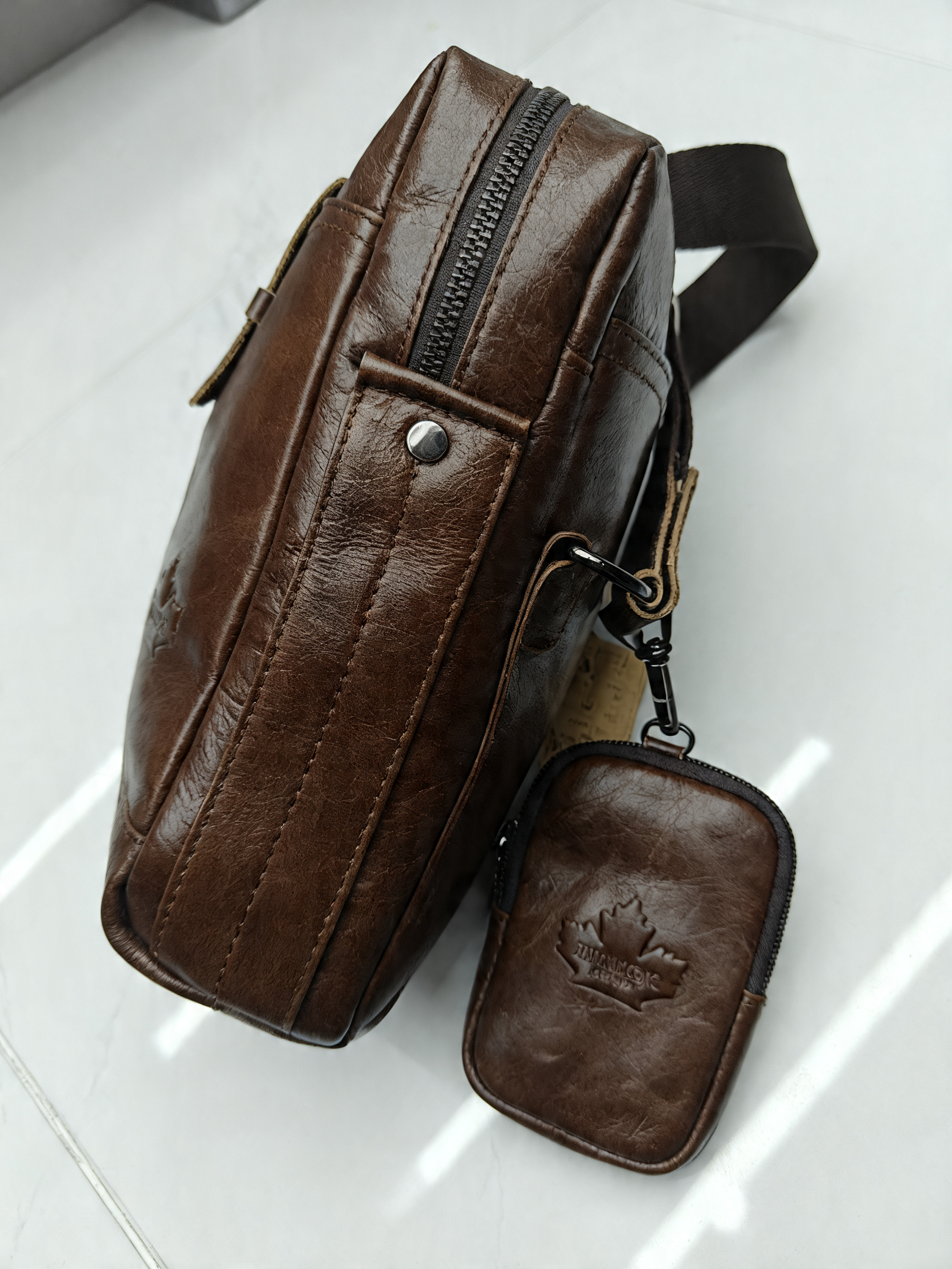 真皮男士单肩包 商务休闲款 头层牛皮详情图5